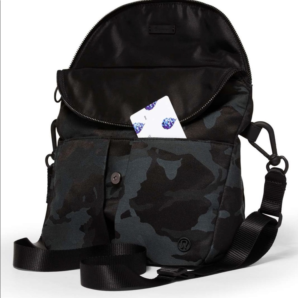 Lululemon All Night Festival bag